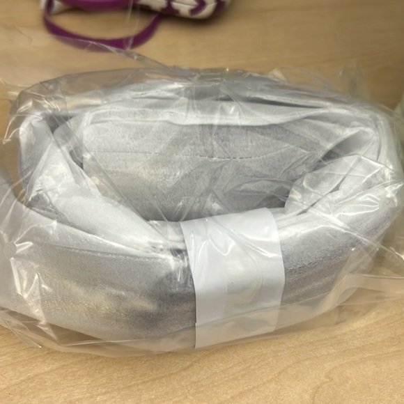 NWT authentic Burberry Handbag - Picture 4 of 5